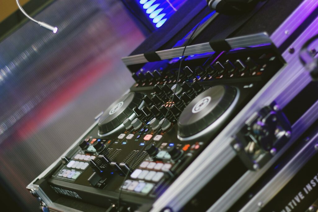 Searching for a Toronto wedding DJ? Discover your ideal service with our assistance. Unforgettable music awaits.